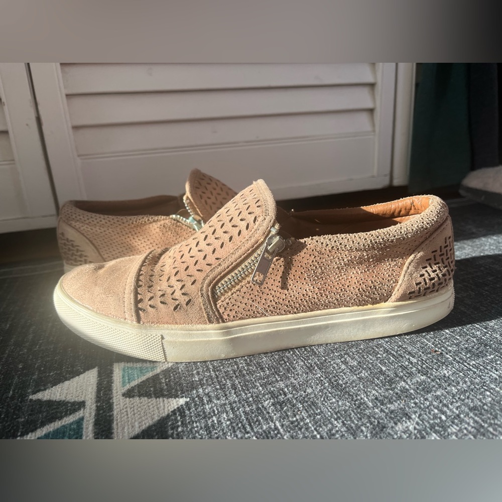 Slip ons